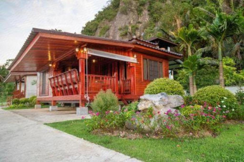 Phuphayot Resort Trang Exterior photo
