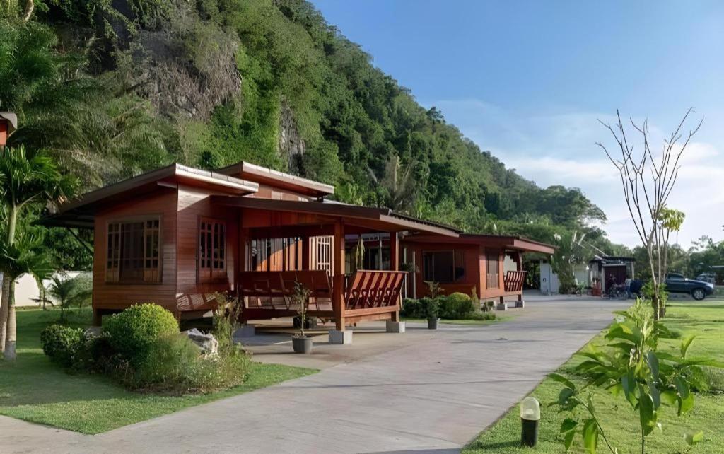 Phuphayot Resort Trang Exterior photo